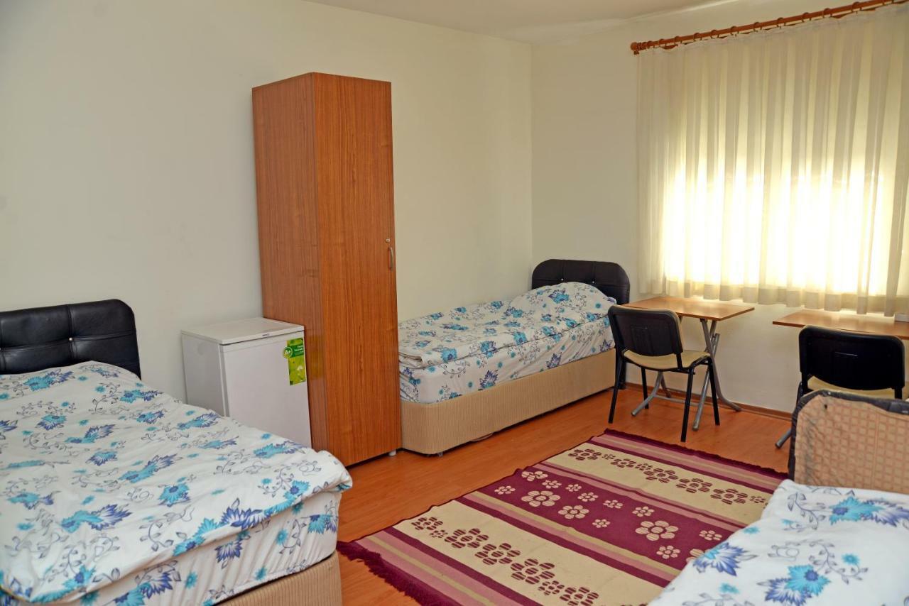 Vatan Yurt Hostel Istanbul Exterior foto