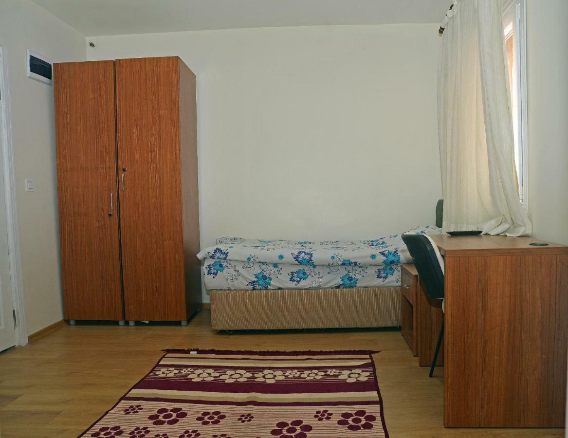 Vatan Yurt Hostel Istanbul Exterior foto